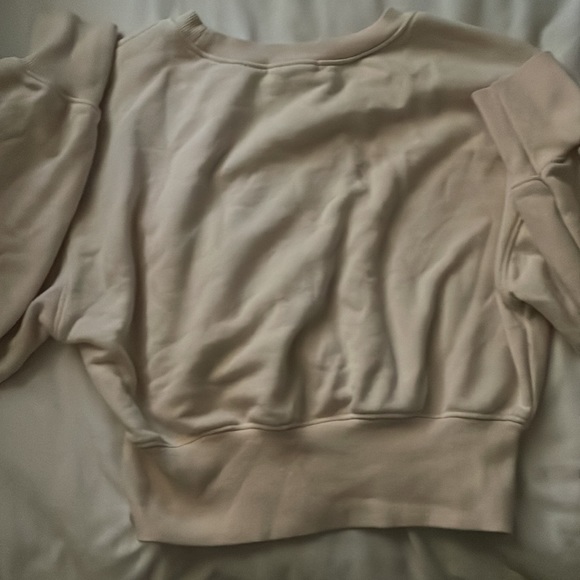 Forever 21 cropped crewneck Small - Picture 2 of 2